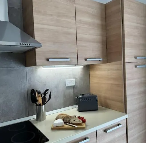 Modern Seaview-2 Min From