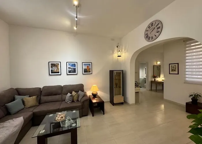 Modern Seaview-2 Min From